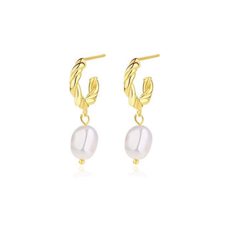 Carly pearl earrings